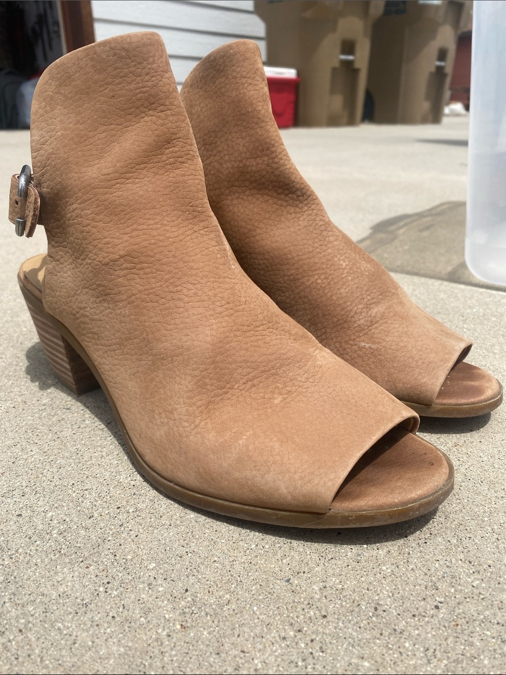 Lucky Brand Tan Open-Toe Slingback Block Heel Mules